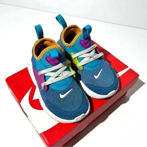 Nike React Presto - Picture 2 of 5